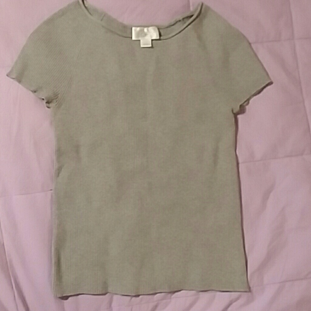 Short sleeve sweater